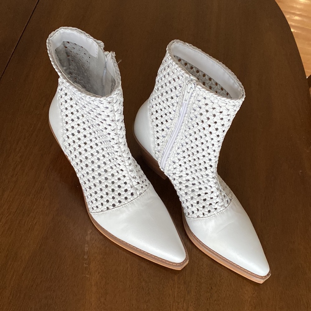 Brand new, never been worn. A little too small for me, I’m a size 7